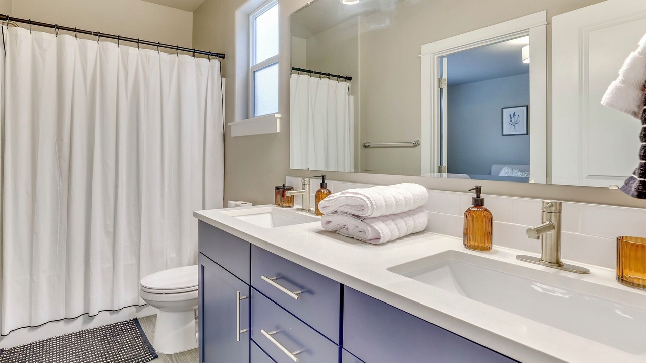 Photo of Bathroom in Sunset