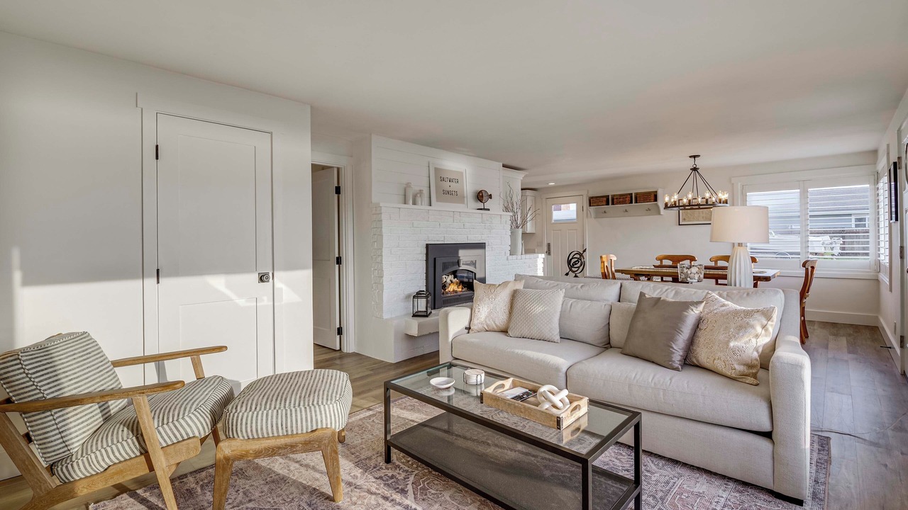 Photo of Livingroom in Lagoon Point