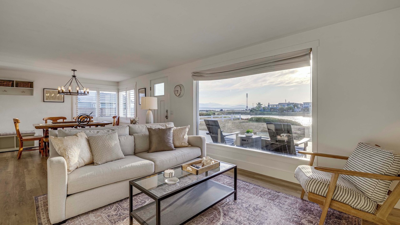 Photo of Livingroom in Lagoon Point
