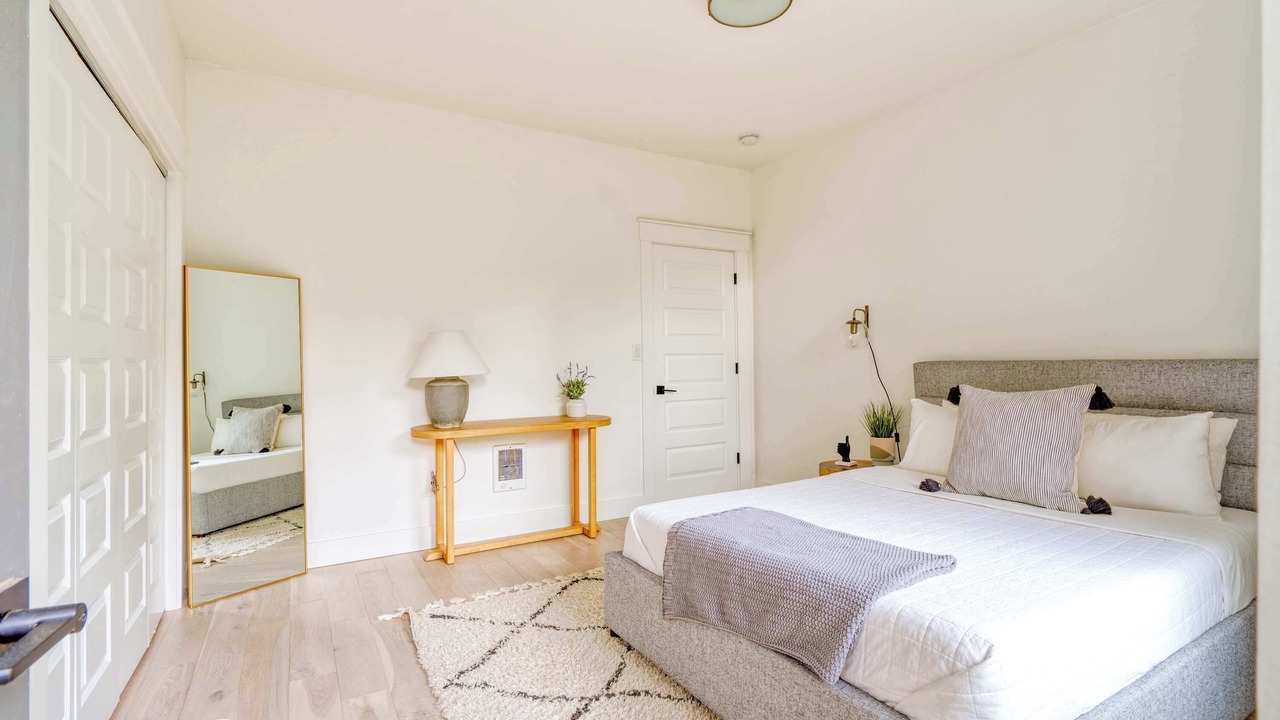 Photo of Bedroom in Hosford-Abernethy