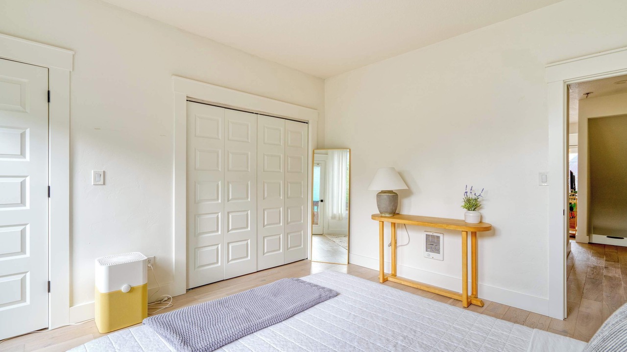 Photo of Bedroom in Hosford-Abernethy
