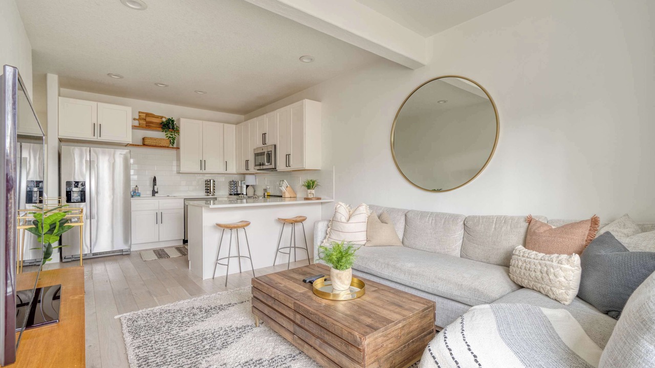Photo of Livingroom in Hosford-Abernethy