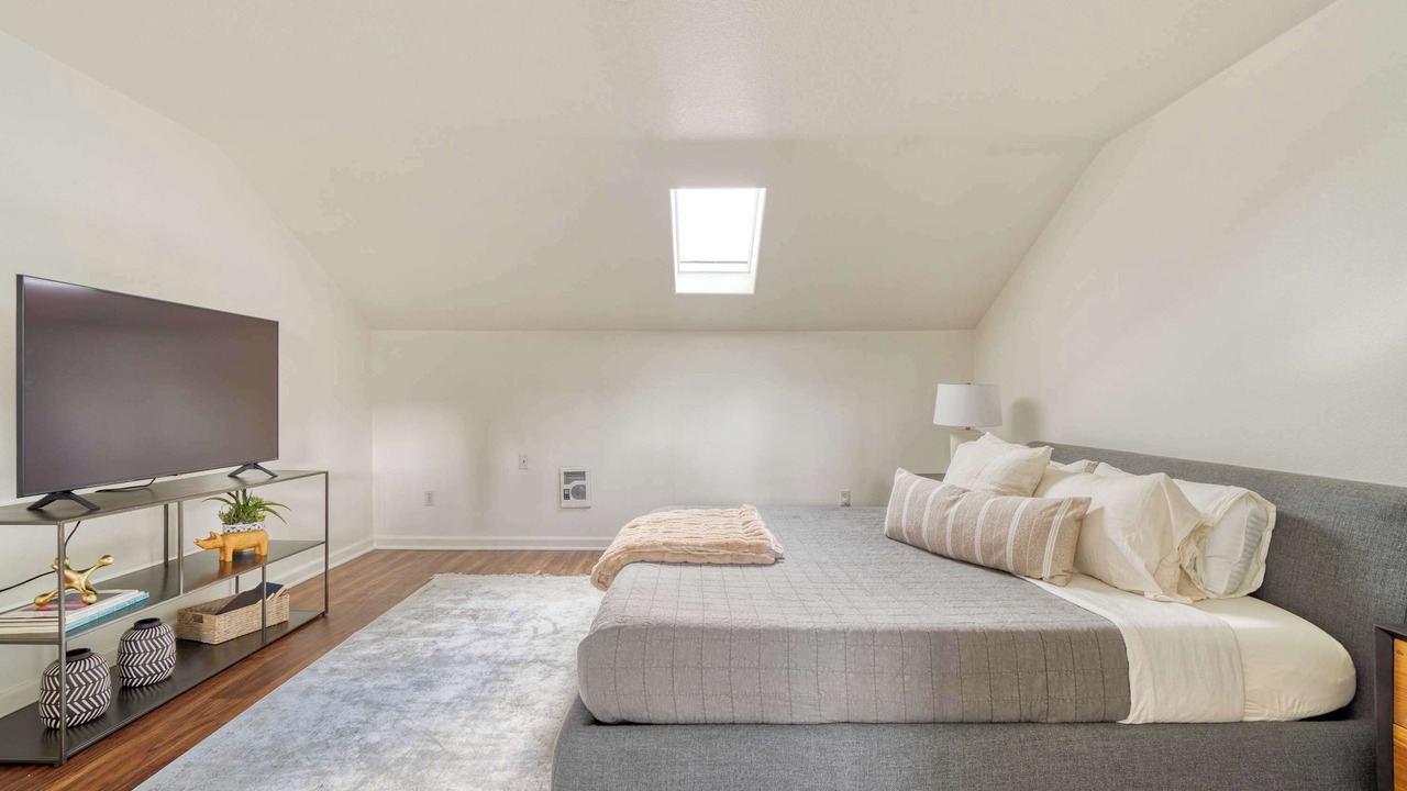 Photo of Bedroom in Hosford-Abernethy