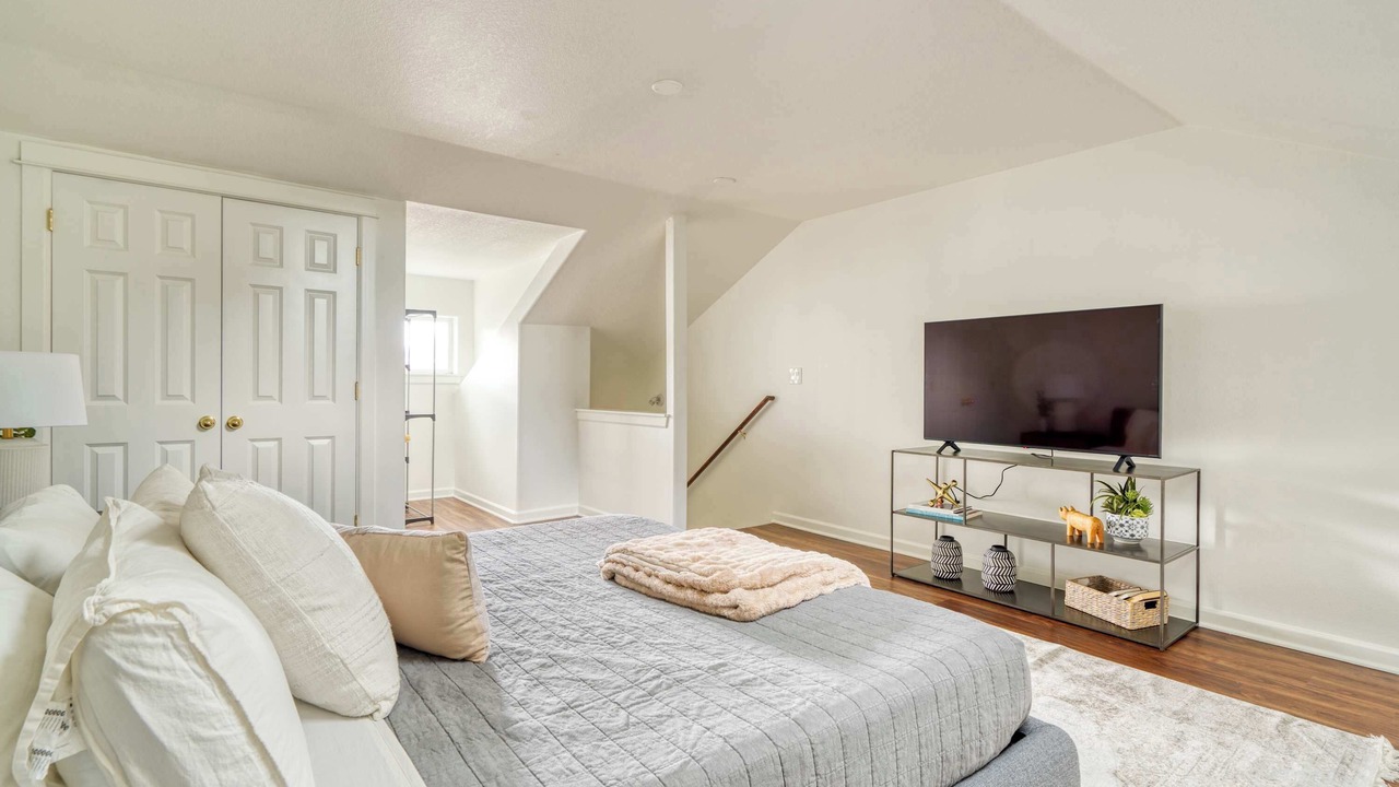 Photo of Bedroom in Hosford-Abernethy