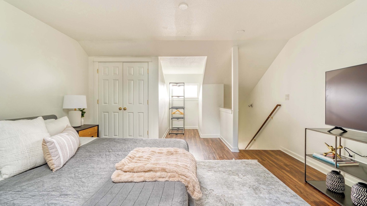 Photo of Bedroom in Hosford-Abernethy