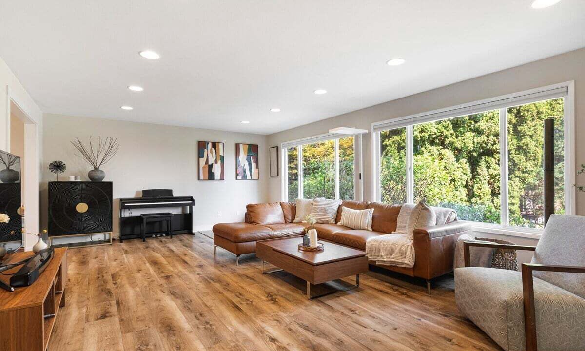 Photo of Livingroom in Grass Lawn