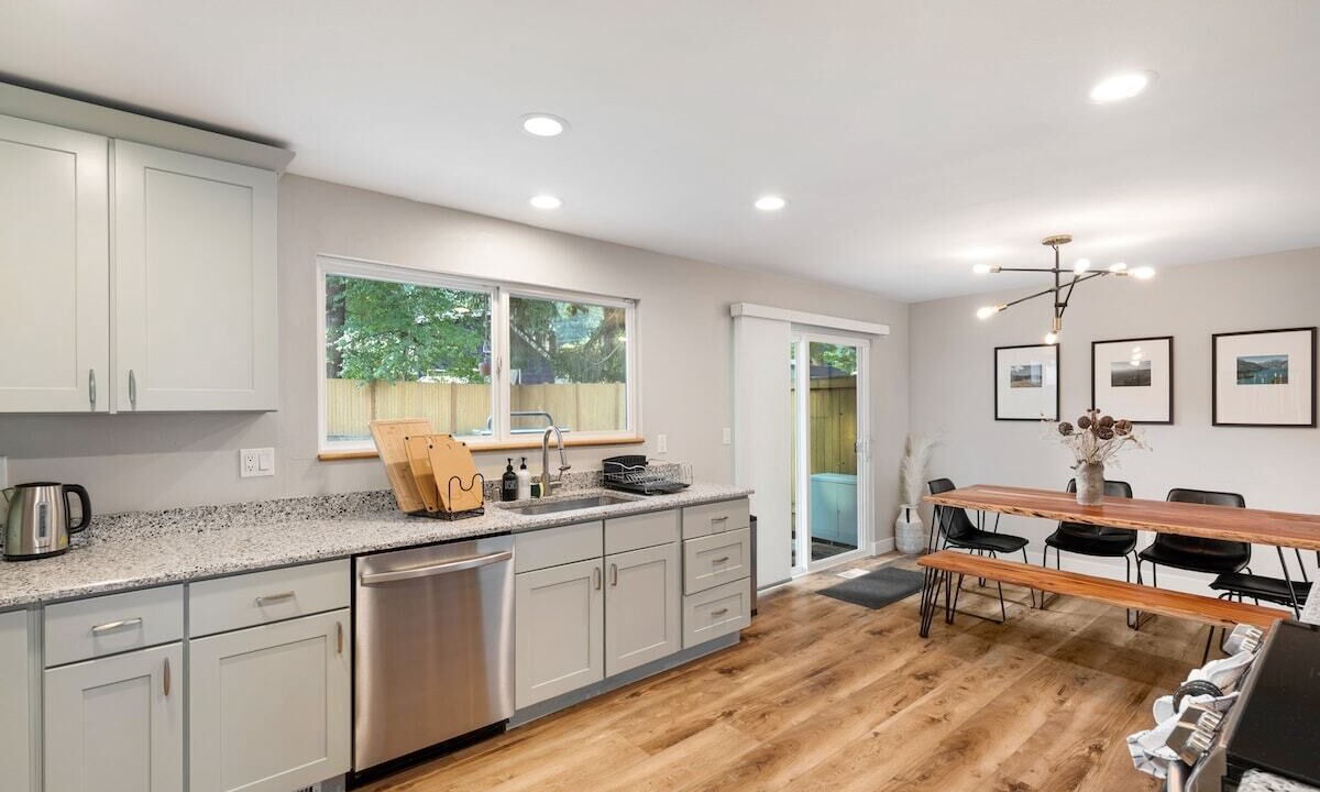 Photo of Kitchen in Grass Lawn