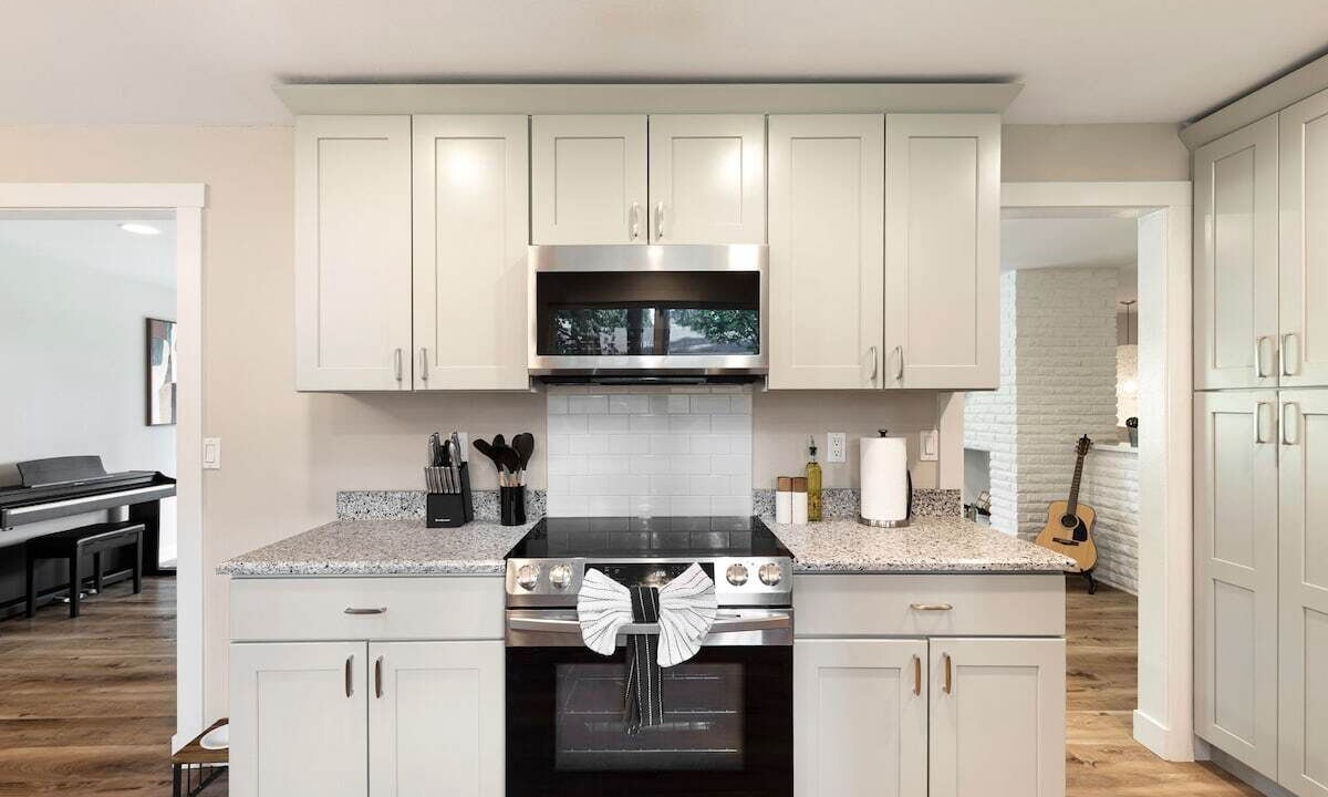 Photo of Kitchen in Grass Lawn