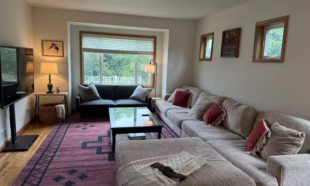 Photo of Livingroom in North Bend