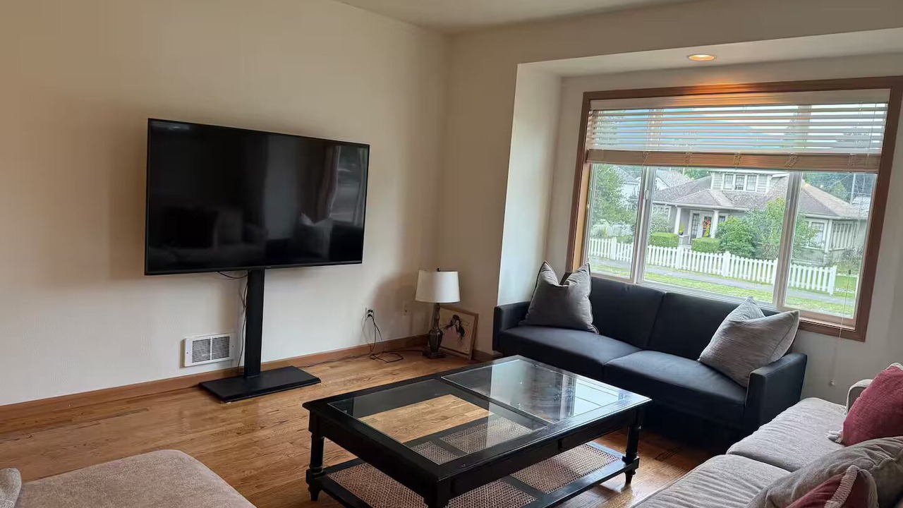 Photo of Livingroom in North Bend