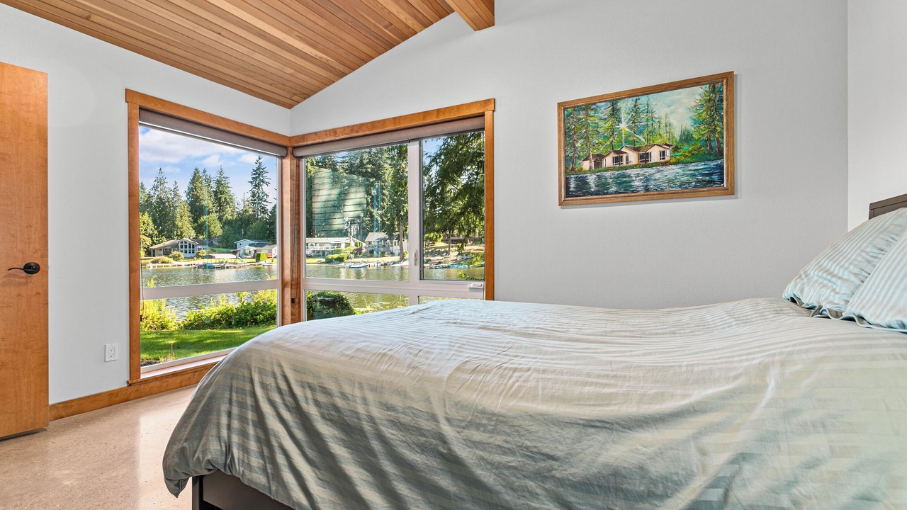 Photo of Bedroom in Lake Goodwin