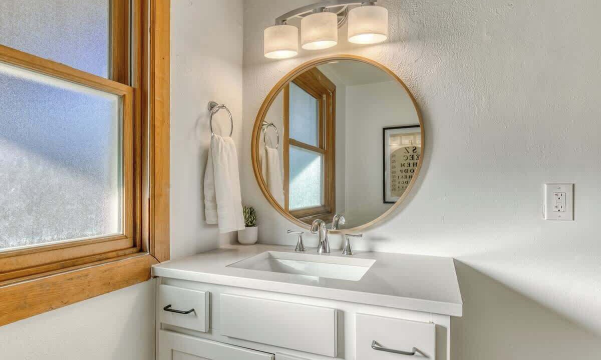 Photo of Bathroom in Arbor Lodge