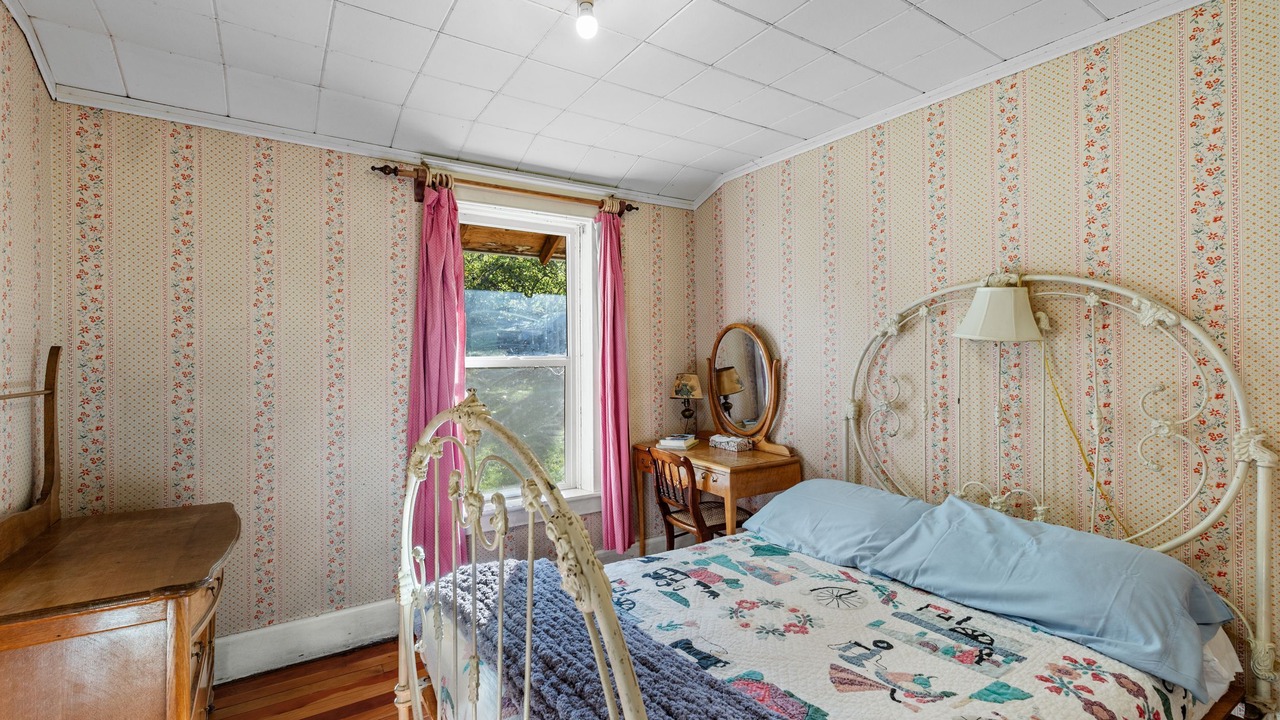 Photo of Bedroom in Sandpoint