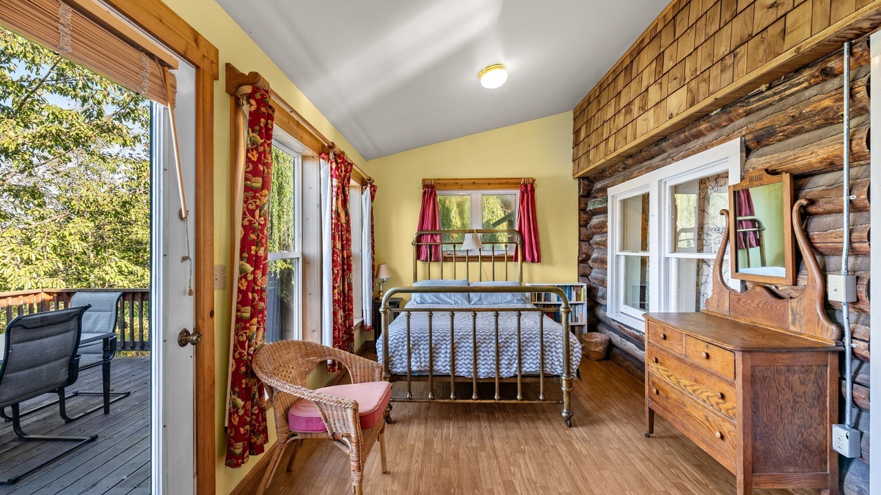 Photo of Bedroom in Sandpoint
