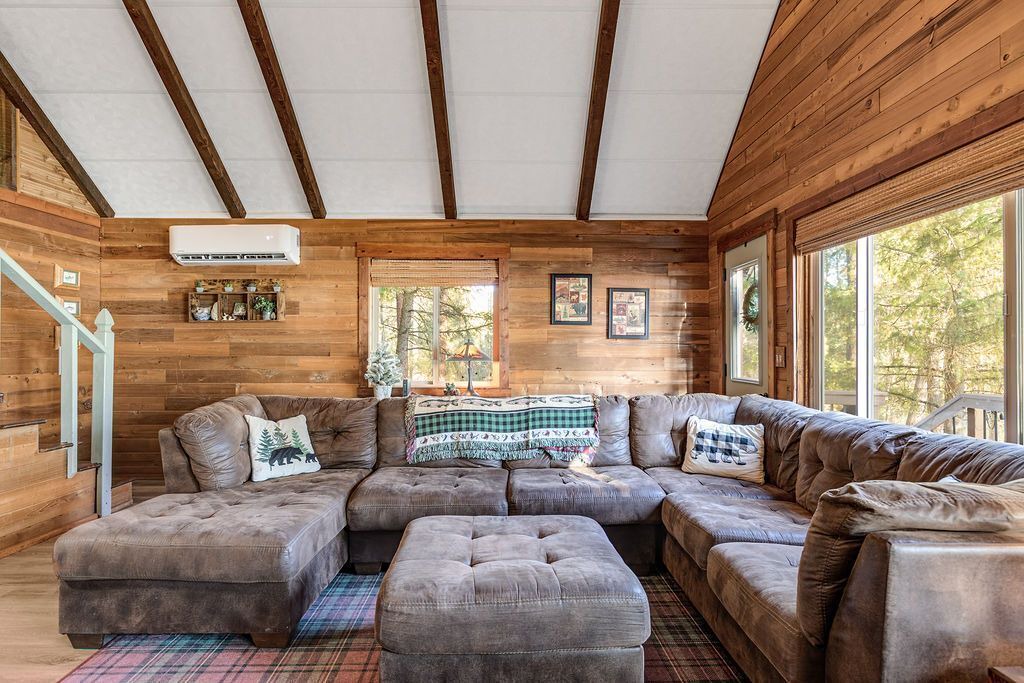 Photo of Livingroom in Garden Valley