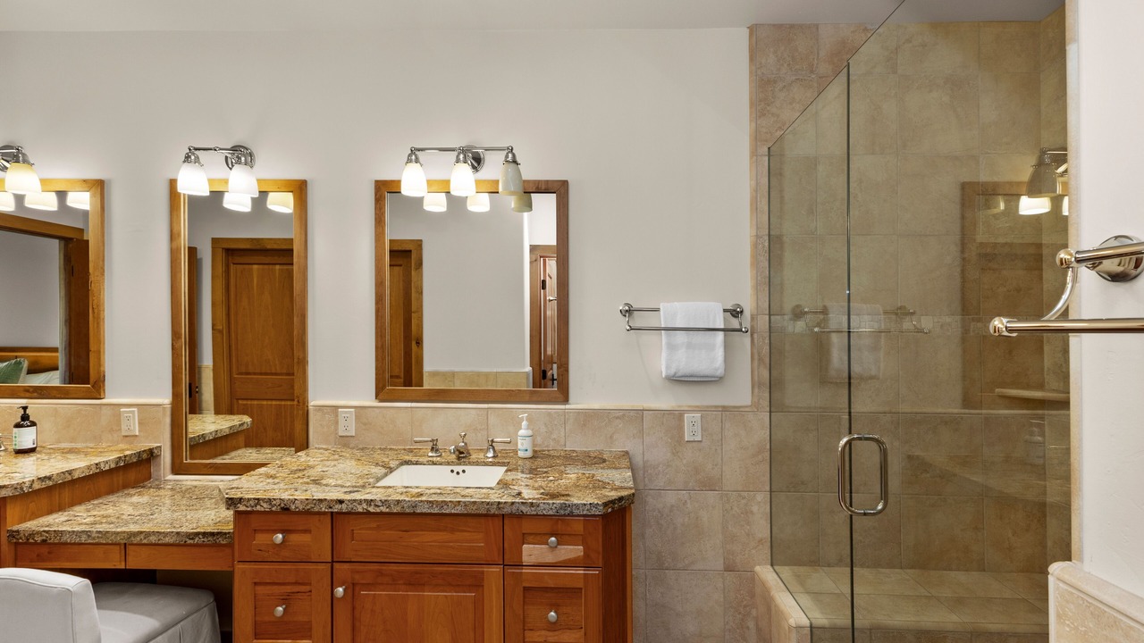 Photo of Bathroom in Elkhorn Village