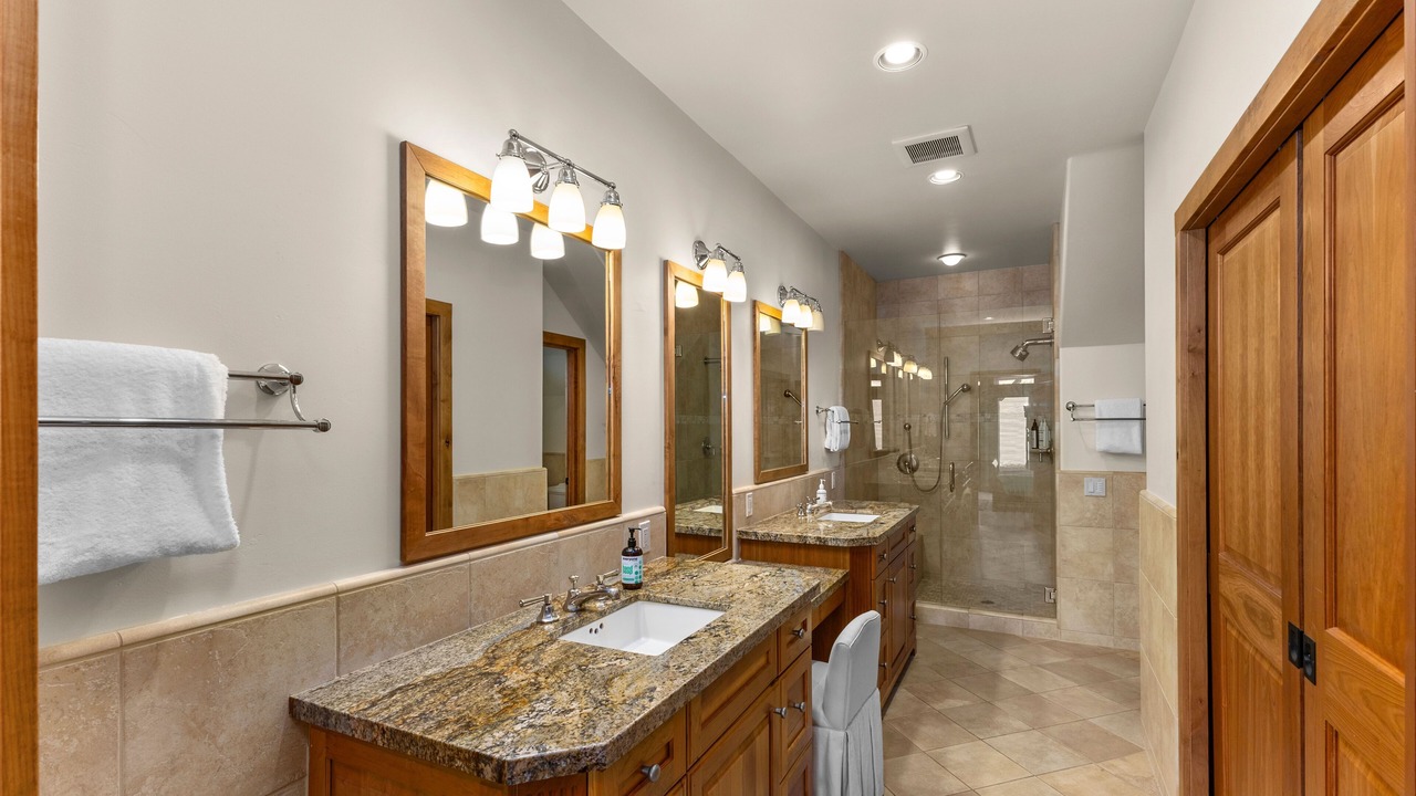 Photo of Bathroom in Elkhorn Village