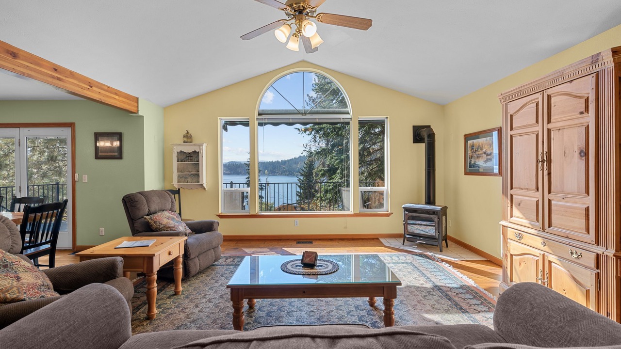 Photo of Livingroom in Rockford Bay