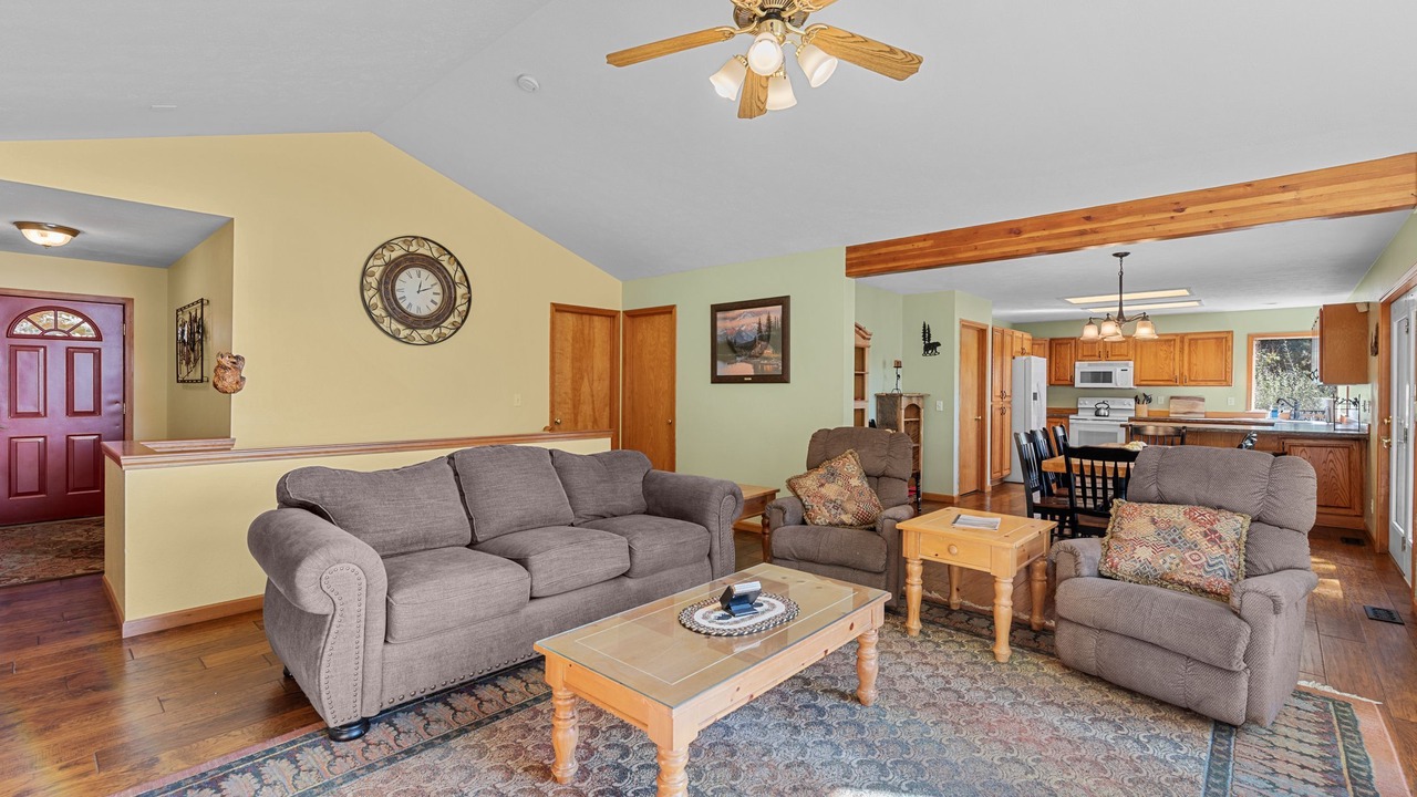 Photo of Livingroom in Rockford Bay