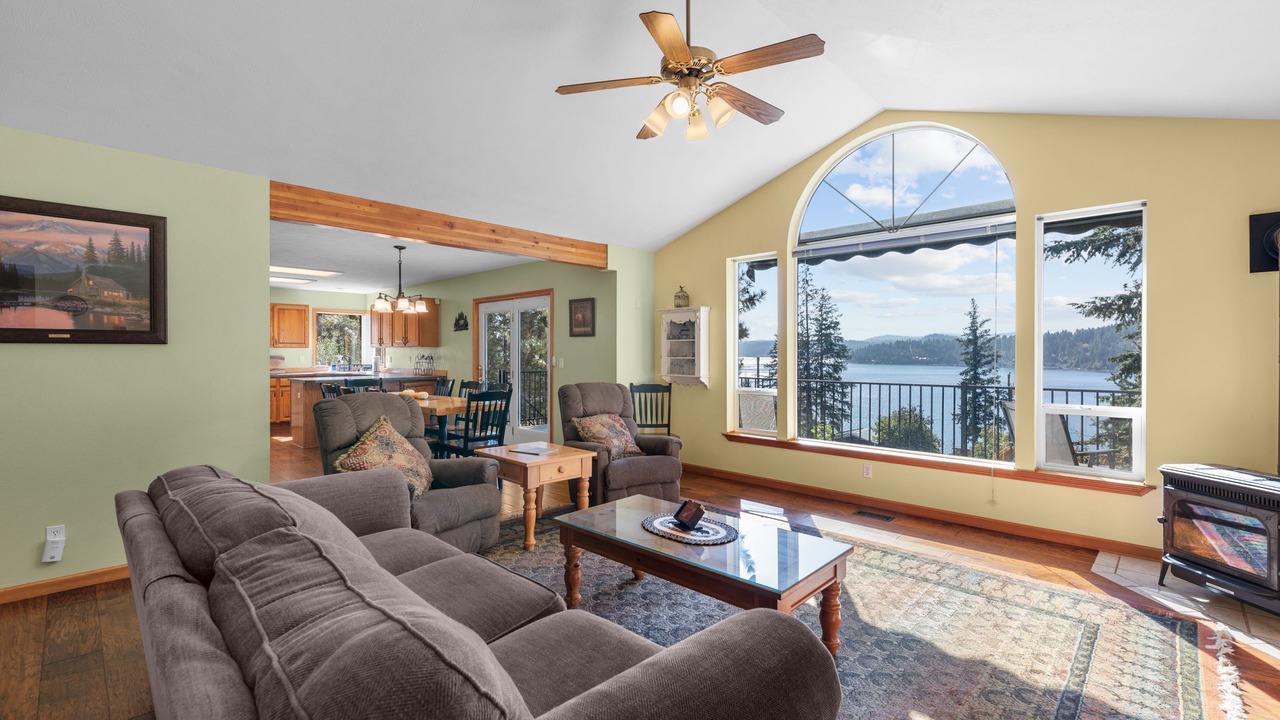 Photo of Livingroom in Rockford Bay