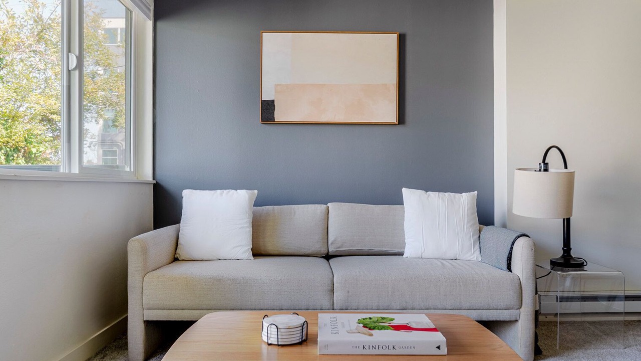 Photo of Livingroom in North Queen Anne