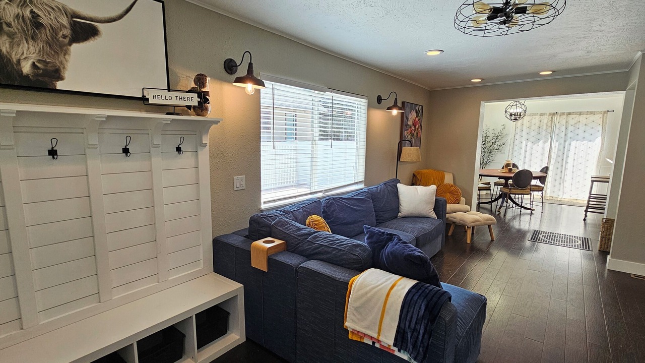 Photo of Livingroom in Garden District