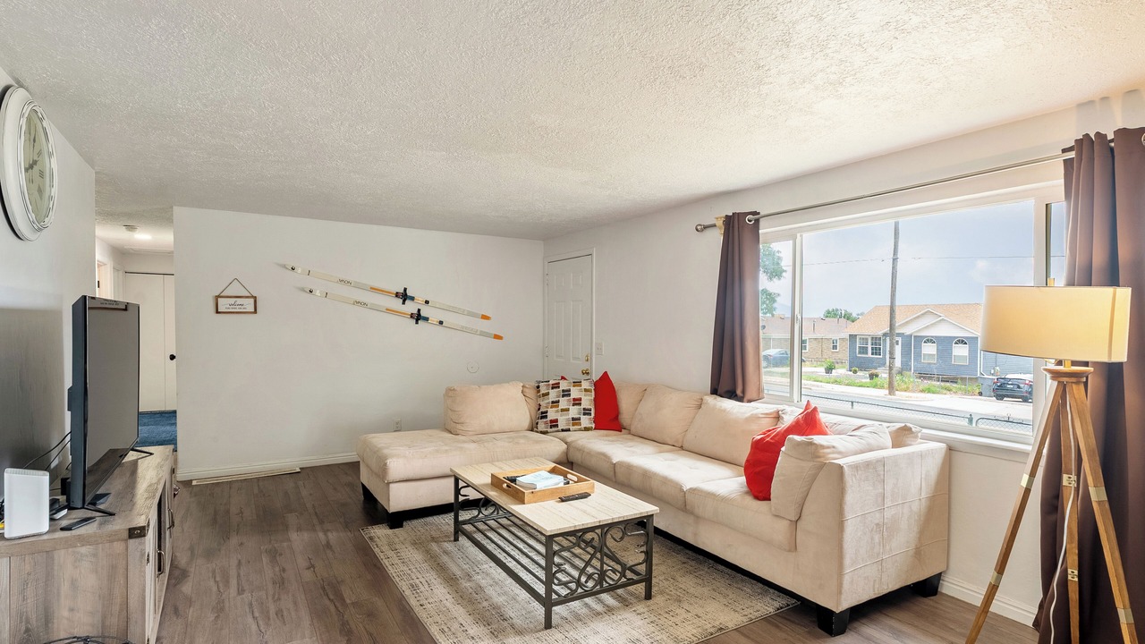 Photo of Livingroom in North Salt Lake
