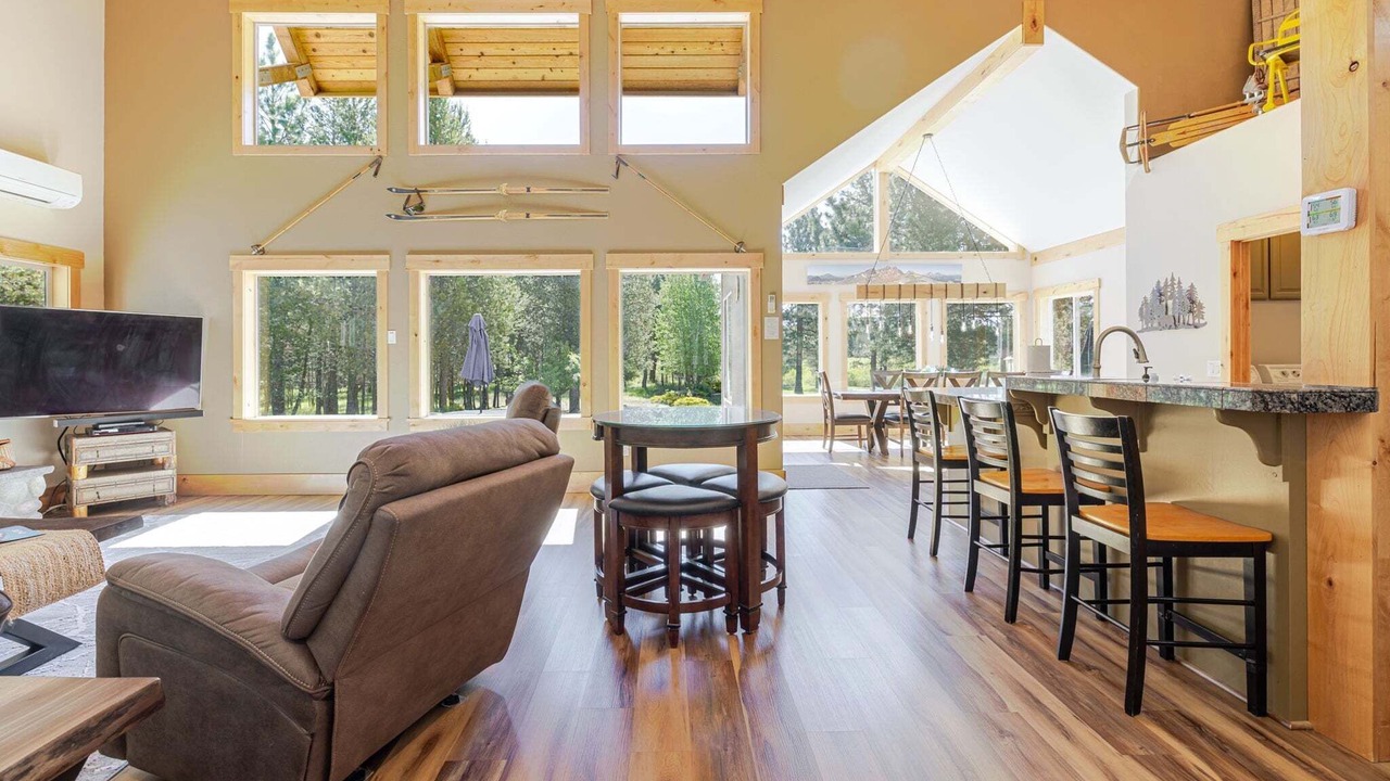 Photo of Livingroom in Three Rivers