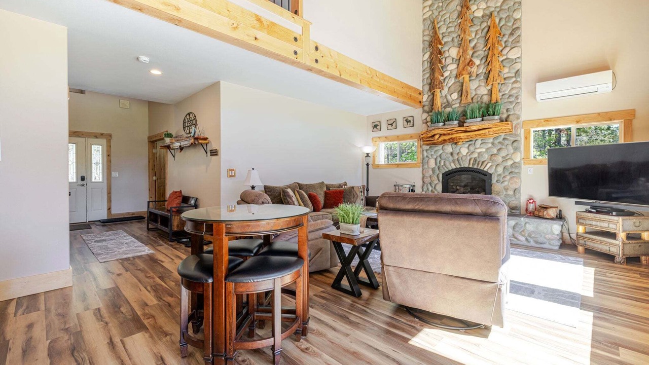 Photo of Livingroom in Three Rivers