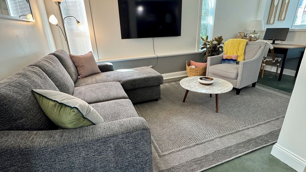 Photo of Livingroom in Loyal Heights