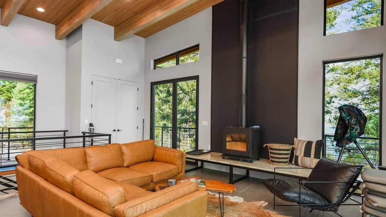 Photo of Livingroom in Sandpoint