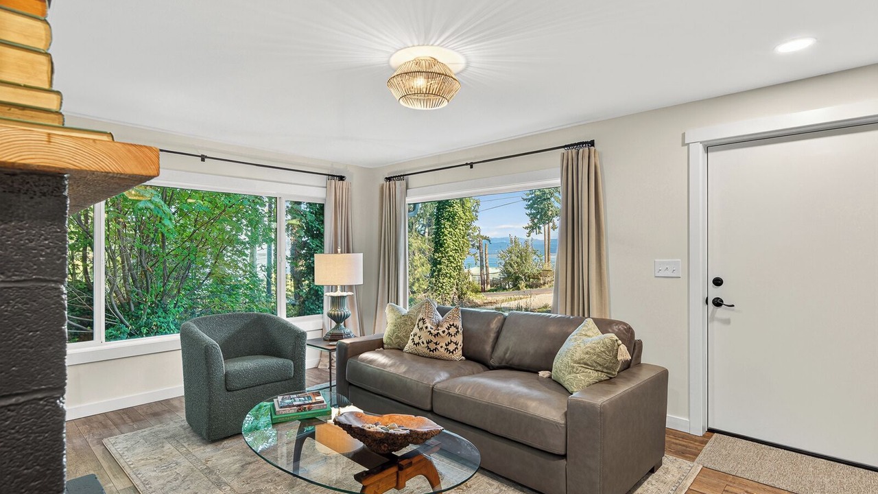Photo of Livingroom in Camano Island