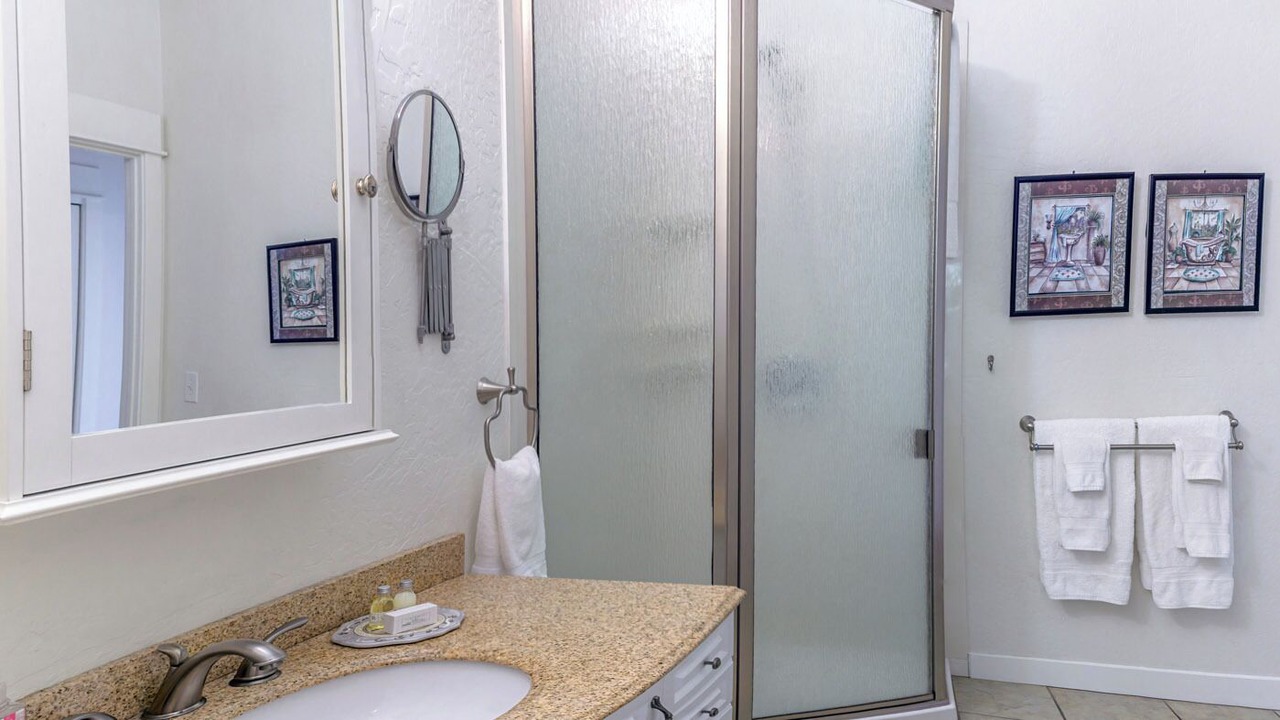 Photo of Bathroom in Siskiyou-Hargadine Historic District