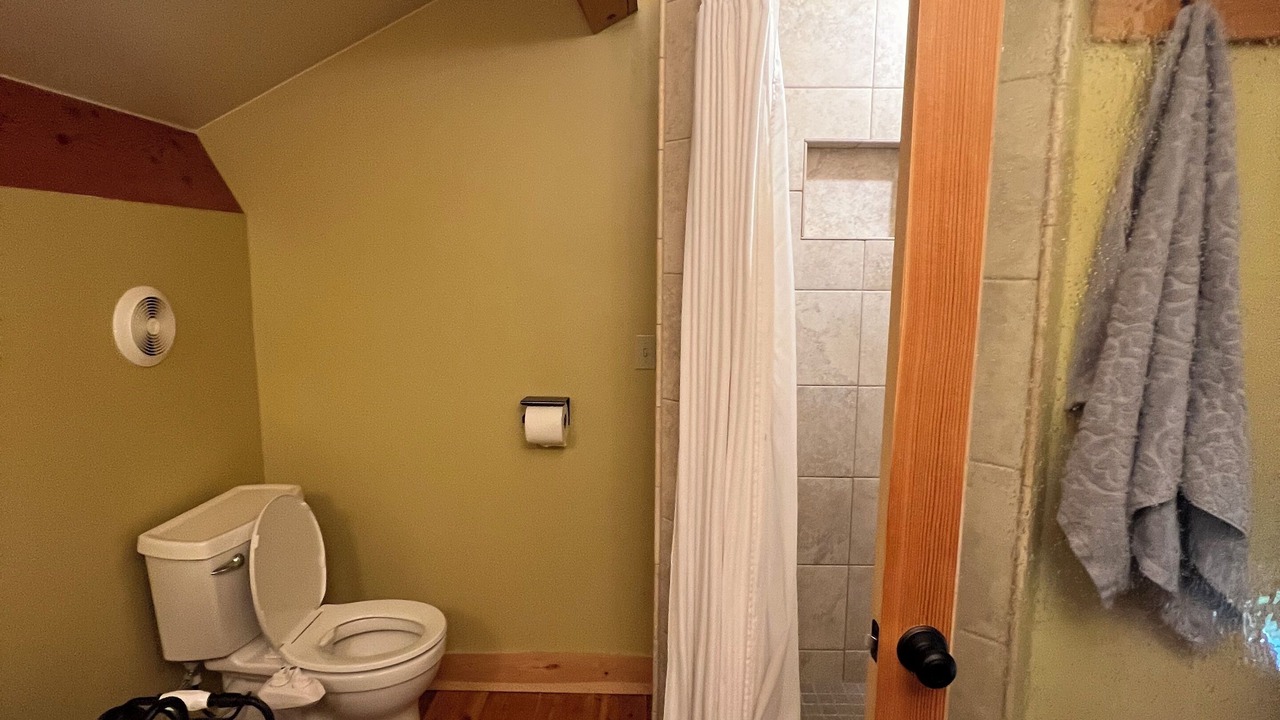 Photo of Bathroom in West Yellowstone