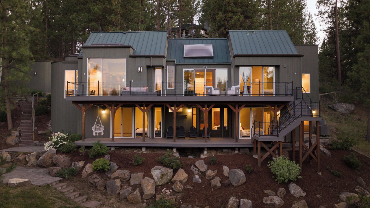 Photo of Bedroom in Deschutes River Woods