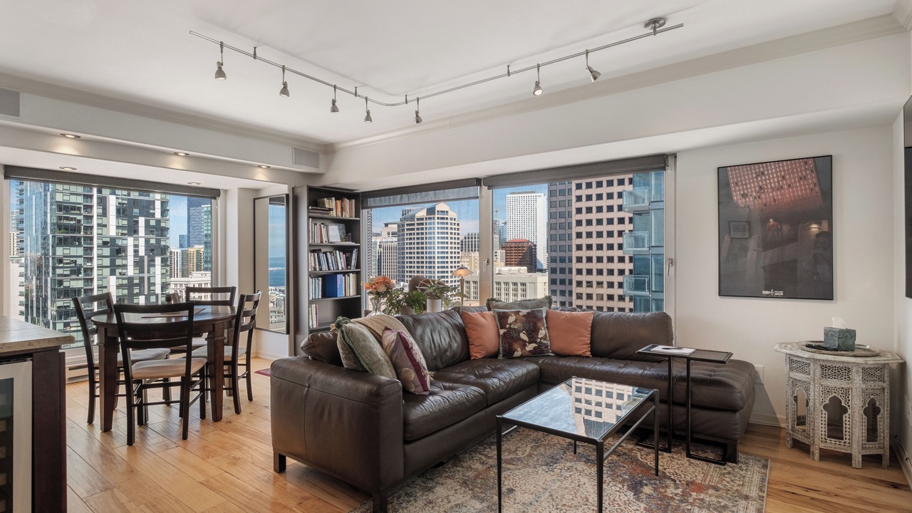 Photo of Livingroom in Downtown Seattle