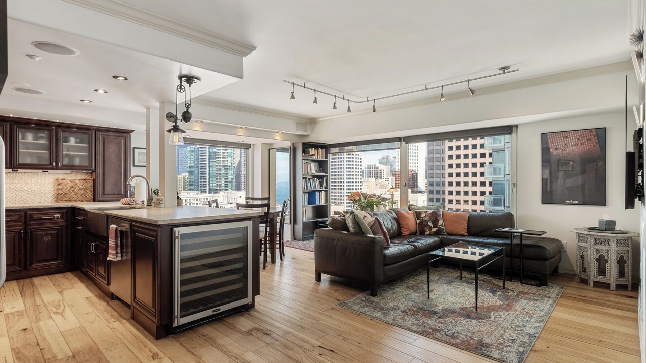 Photo of Livingroom in Downtown Seattle
