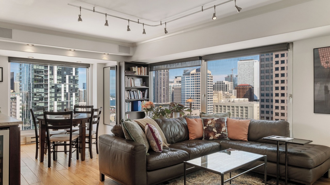 Photo of Livingroom in Downtown Seattle