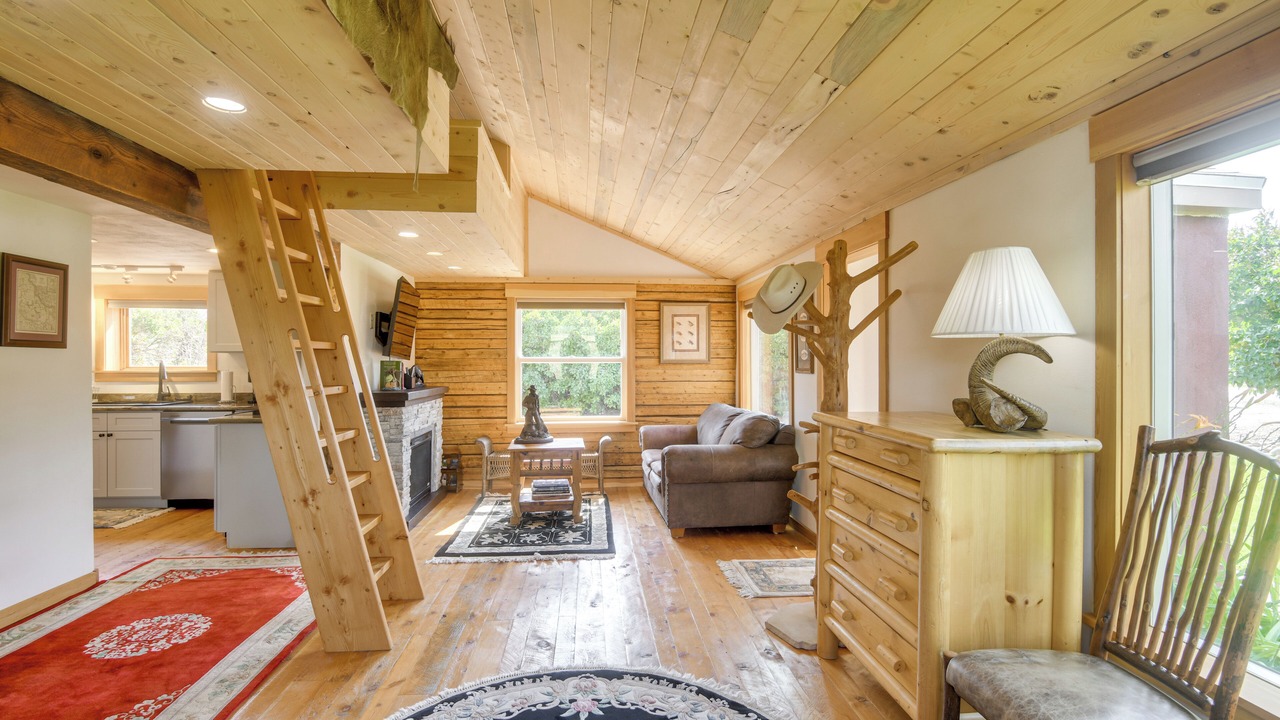 Photo of Livingroom in Ririe