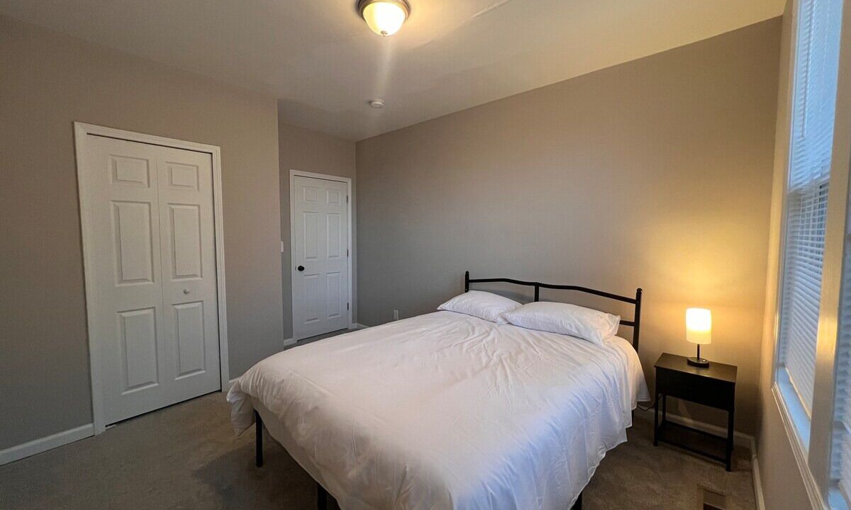 Photo of Bedroom in Mount Clemens