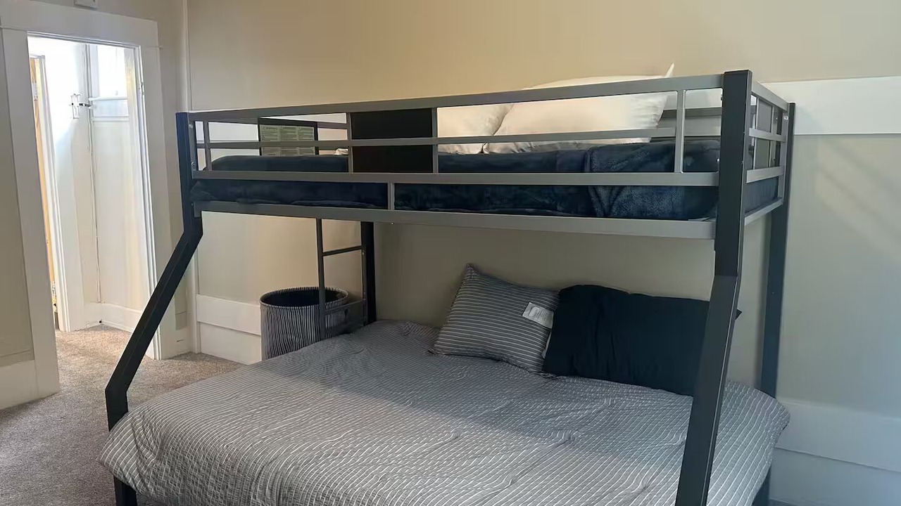 Photo of Bedroom in Oak Harbor