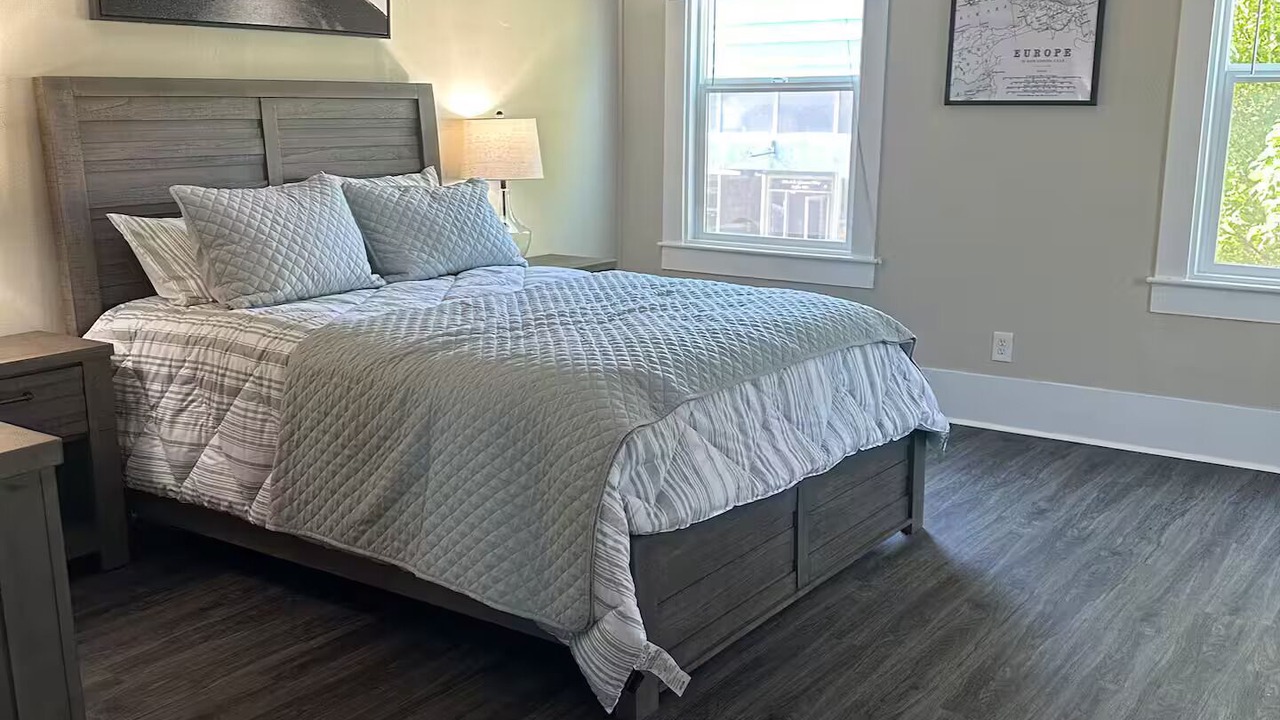 Photo of Bedroom in Oak Harbor