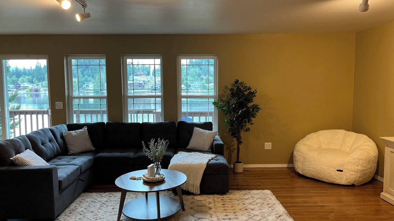 Photo of Livingroom in Eatonville