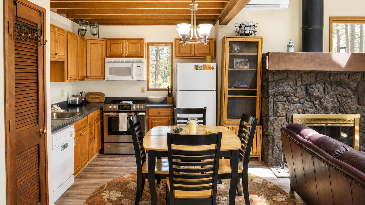 Photo of Livingroom in Black Butte Ranch