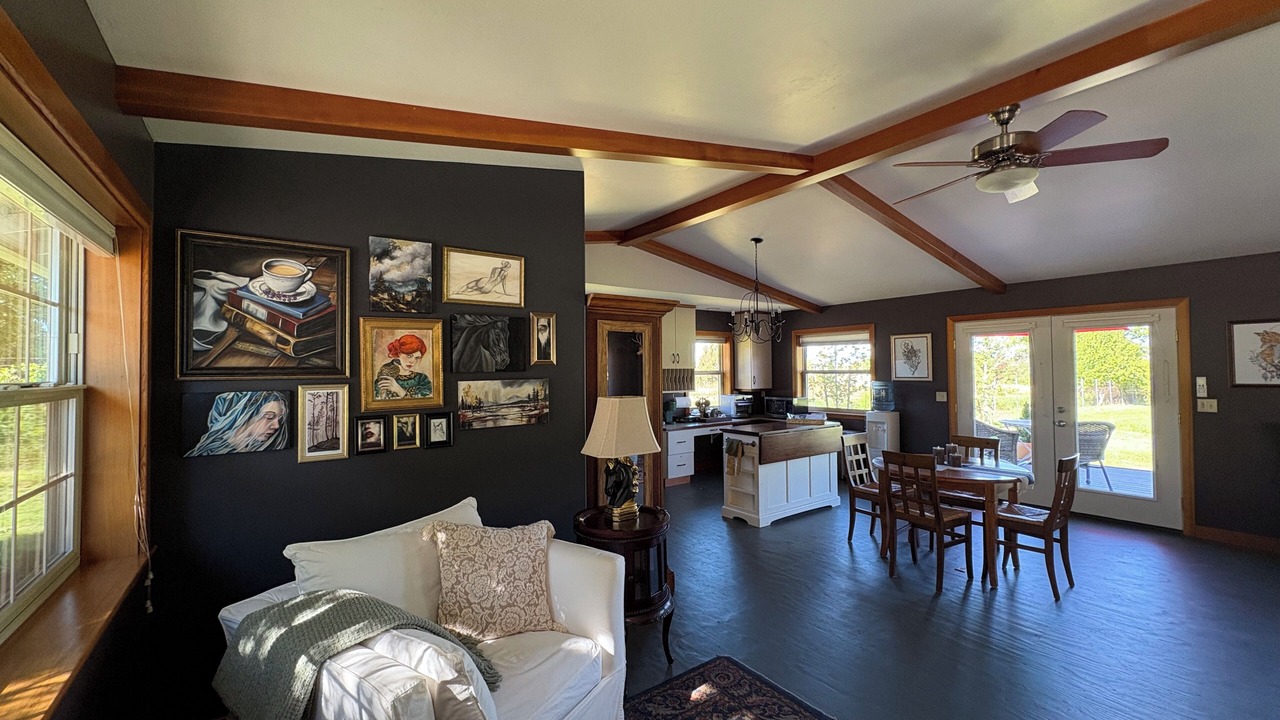 Photo of Livingroom in Medford