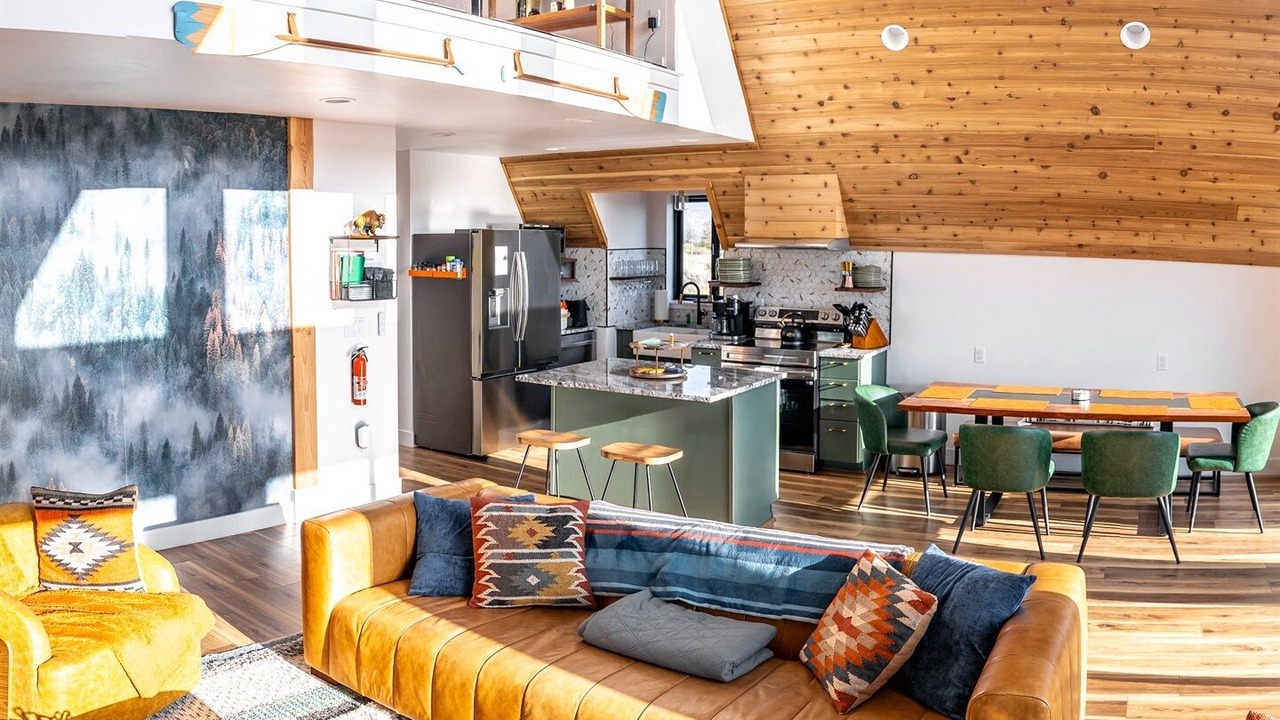 Photo of Livingroom in Chiloquin