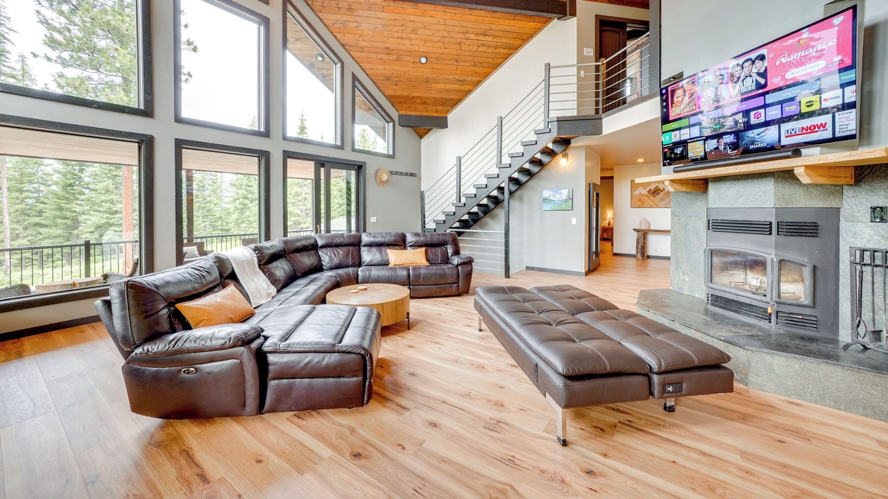 Photo of Livingroom in Trout Creek