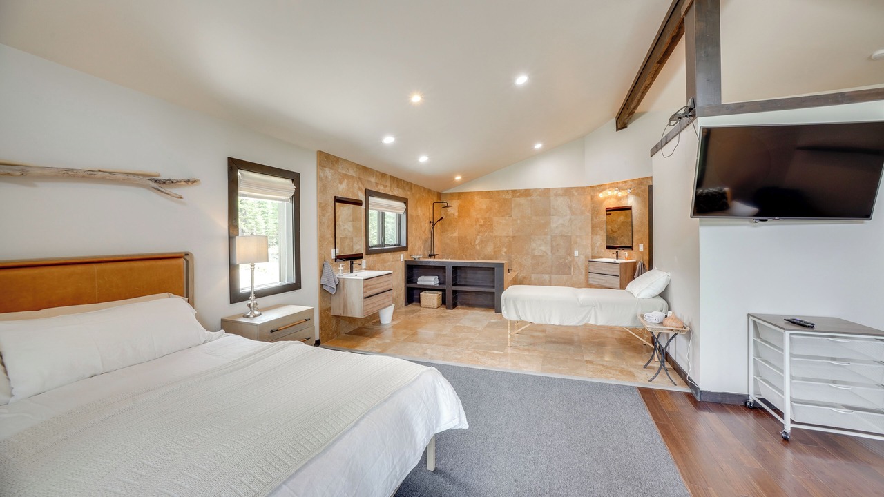 Photo of Bedroom in Trout Creek