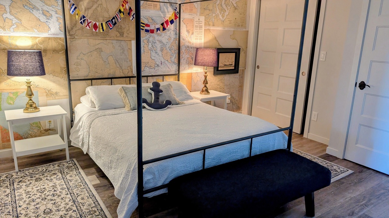 Photo of Bedroom in Coupeville