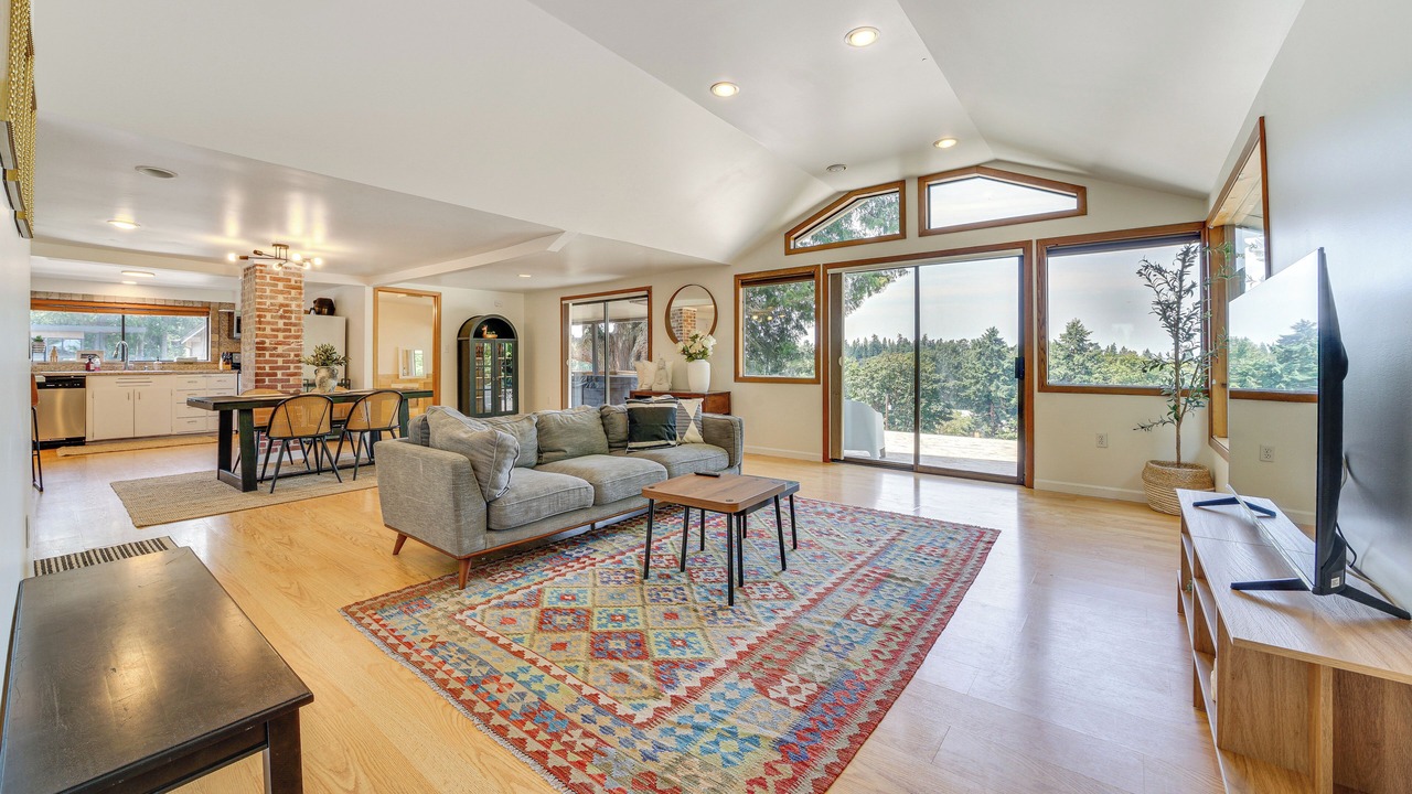 Photo of Bedroom in Lakeview